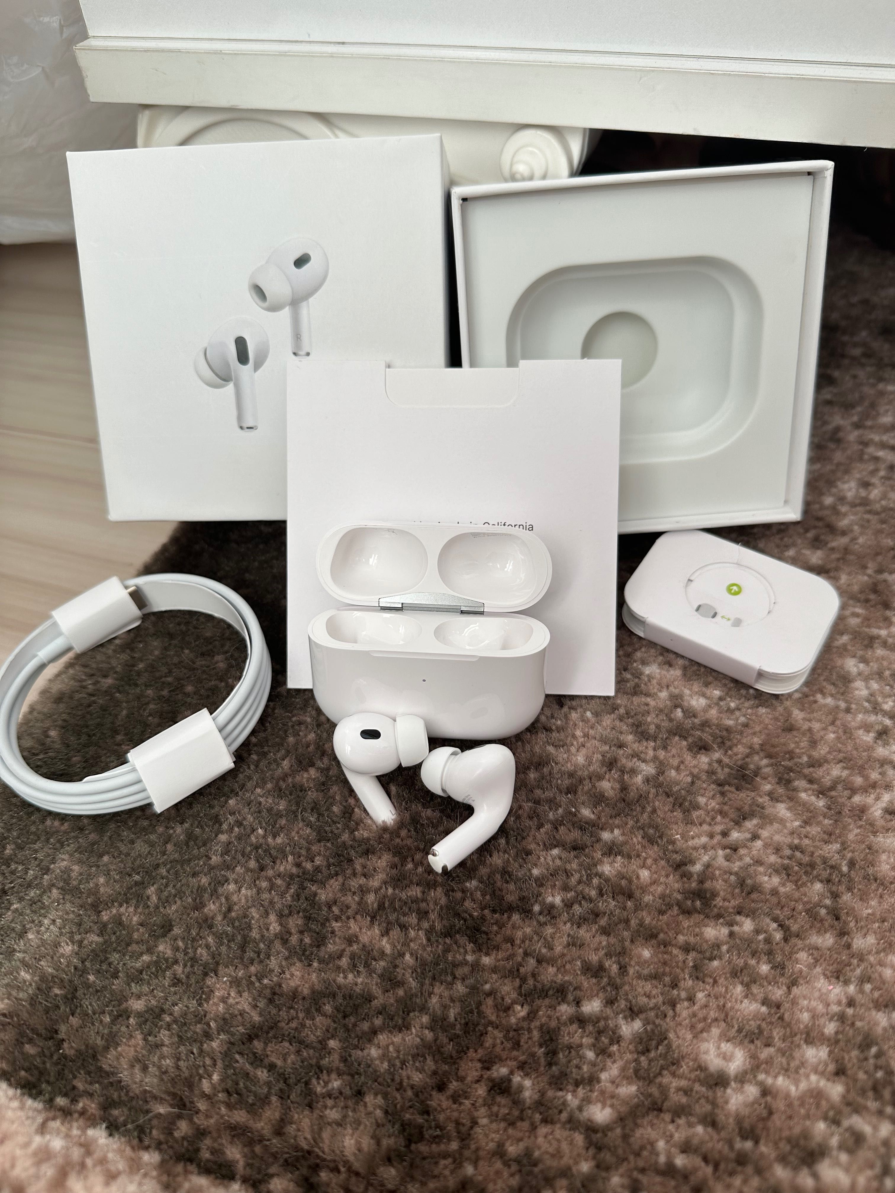 AirPods Pro 2 слушалки НОВИ!