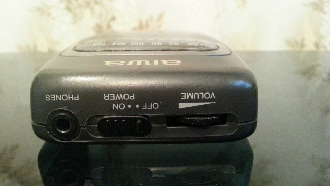Aiwa  радио  (звук только через наушники)