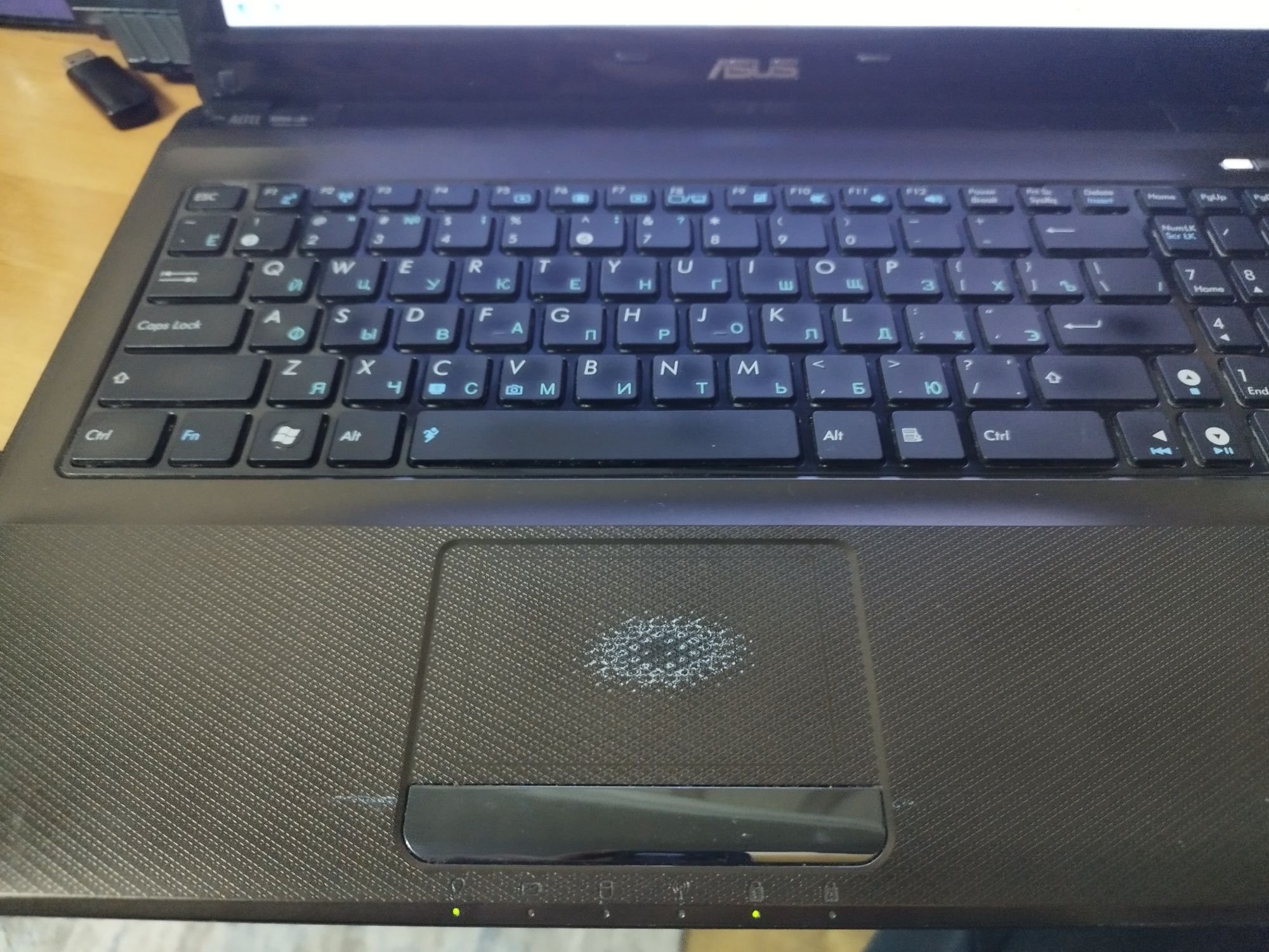 Ноутбук core i3  SSD 256 gb