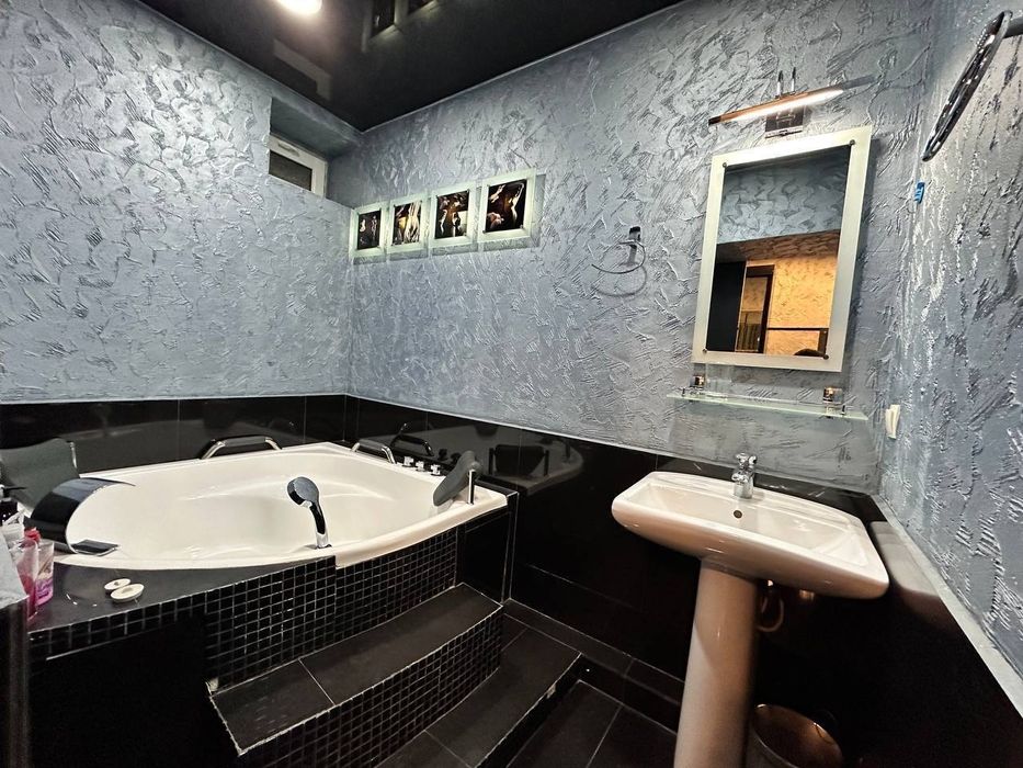 Продается 2х ком квартира на Ц-1, ориентир: кафейня Экорн, 62 м²