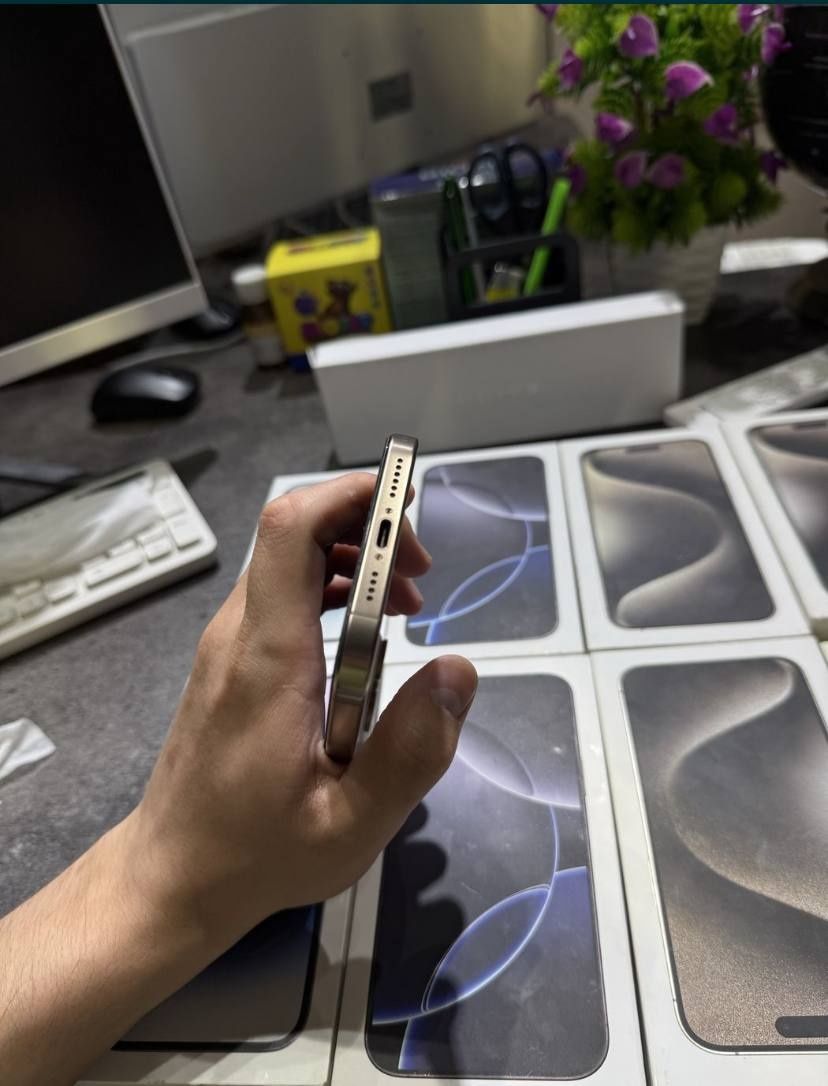 Iphone pro max 16