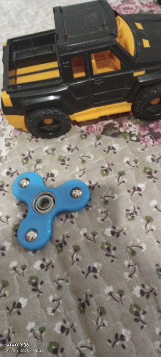 Игрушки спинки и джип