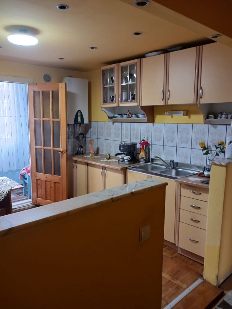 Vând apartament mobilat, cu 2 camere, in Vulcan, Jud Hunedoara