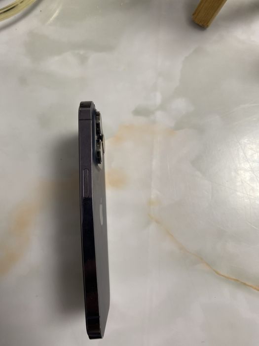 Iphone 14 pro  purple