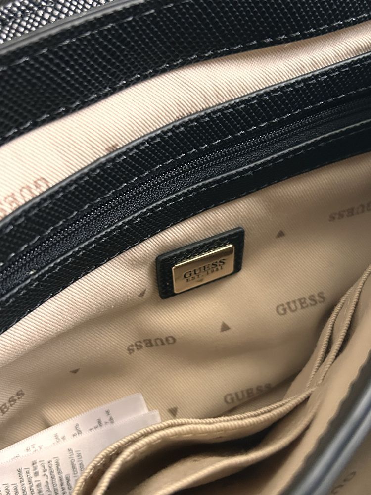 Дамска чанта Guess