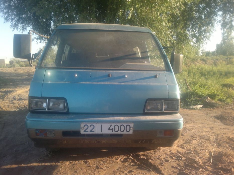 Hyundai grees 1990 yil