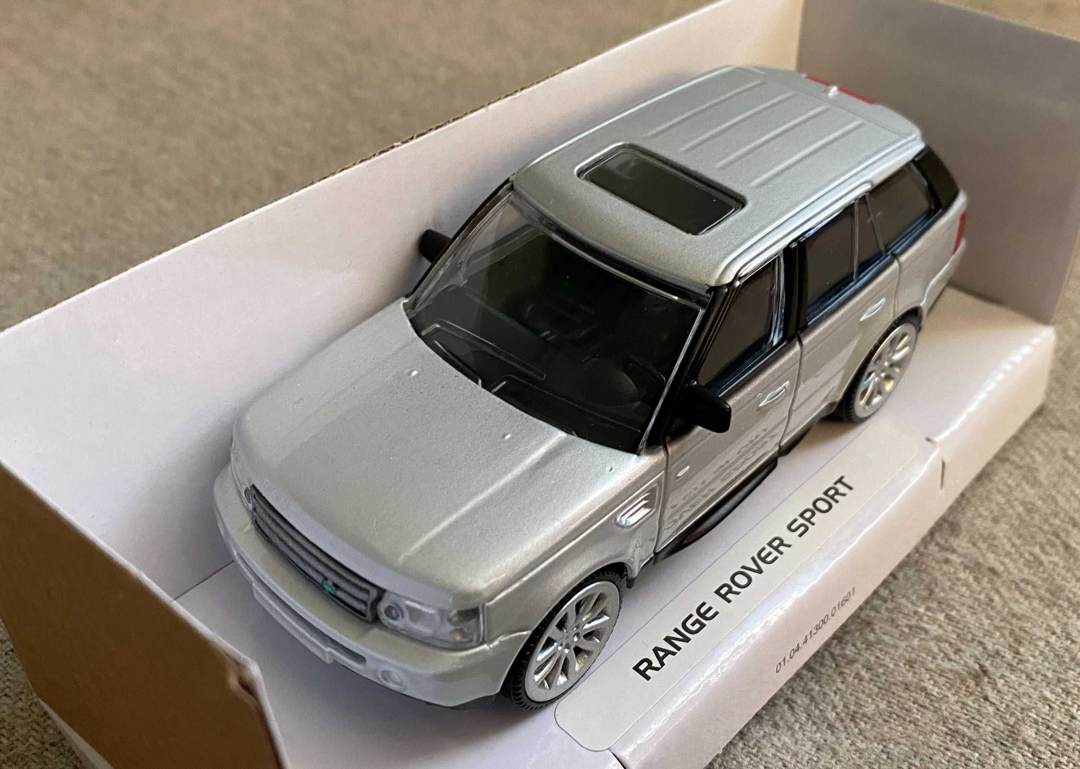 Macheta masinuta Land Rover Range Sport scara 1 43 - metal - noua