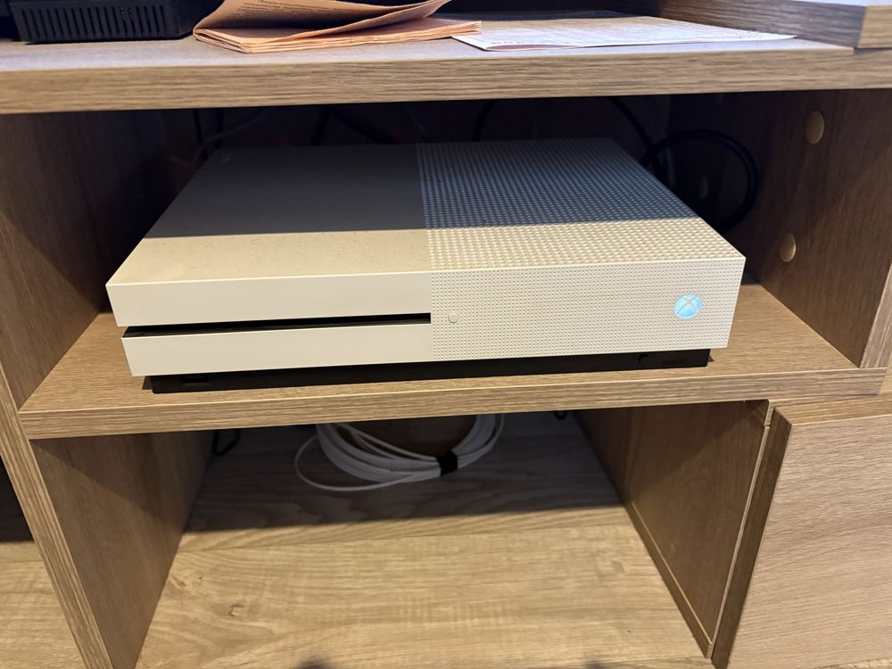 Xbox one s 1tb forza gta и др.