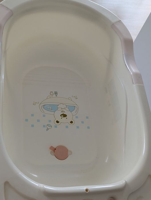 Бебешка вана Мони