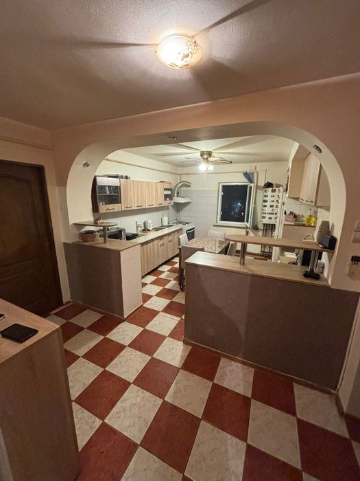 Apartament 3 camere decomandat,mobilat str Amaradia Pedagogic