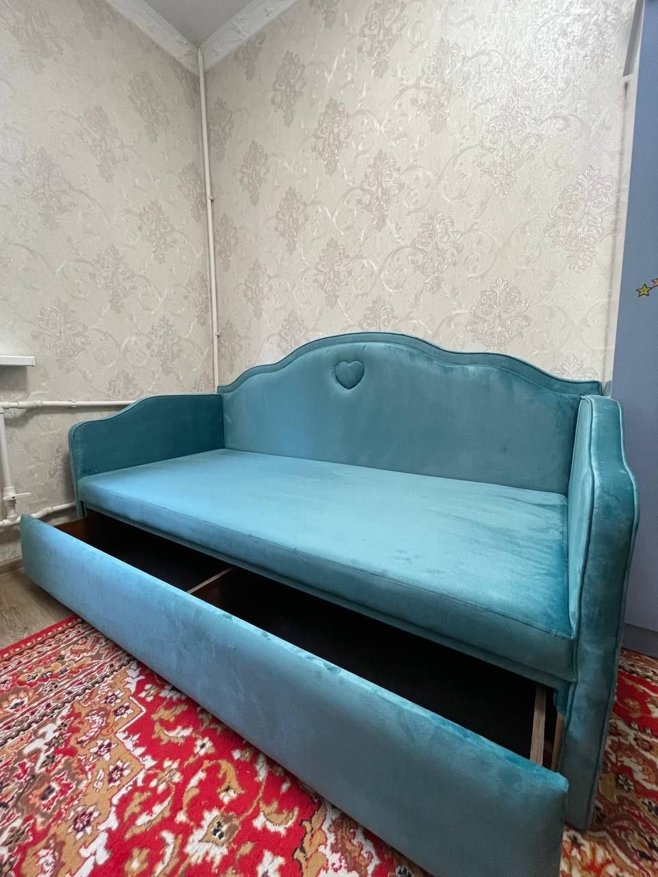 Диван-кровать для девочек