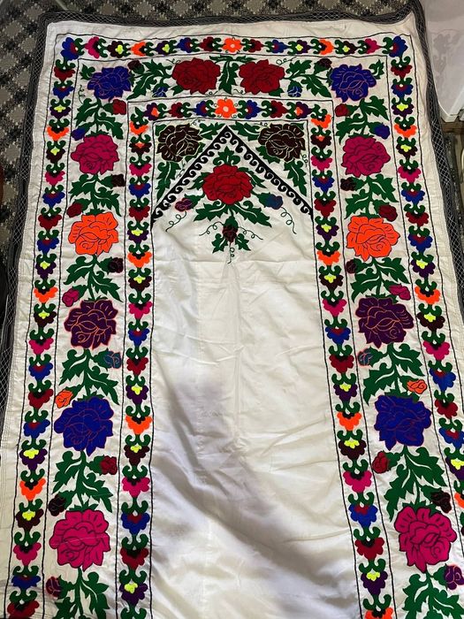 Qo'lda tikilgan kashta, handmade