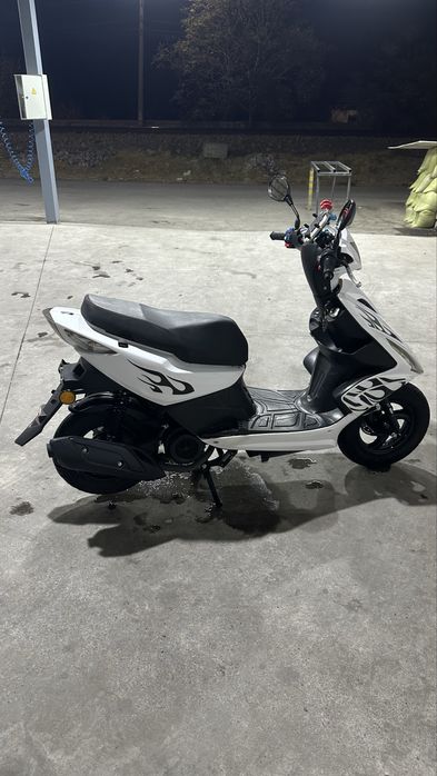 Skuter 125 kub vento