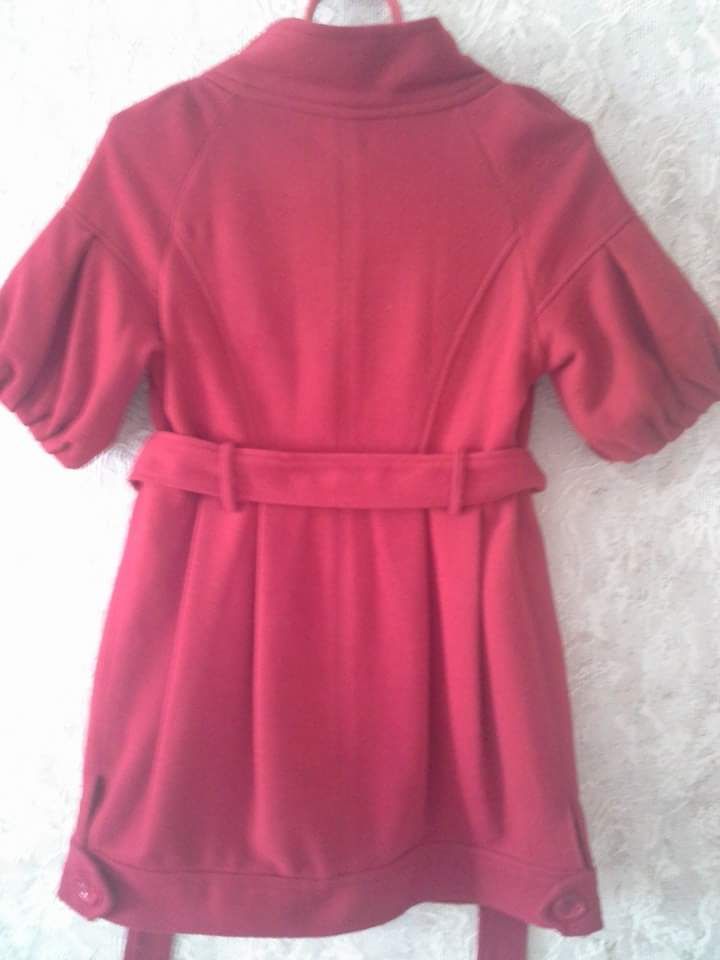 Продаю красное пальто "MAX&Co" италия