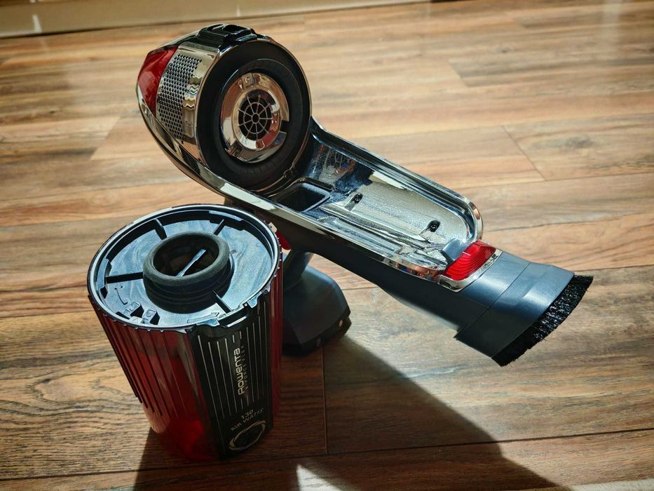 Corp aspirator Rowenta X-force FLEX 11.60, defect, cu baterie