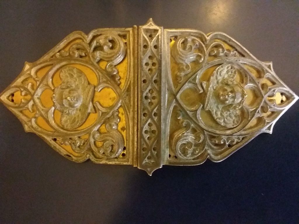 Pafta veche din bronz aurit si argintat