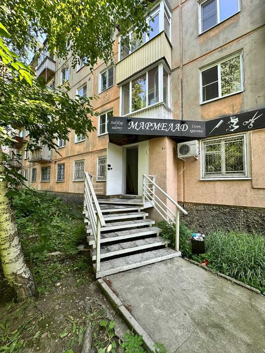 В продаже салон красоты Кабанбай батыра 128