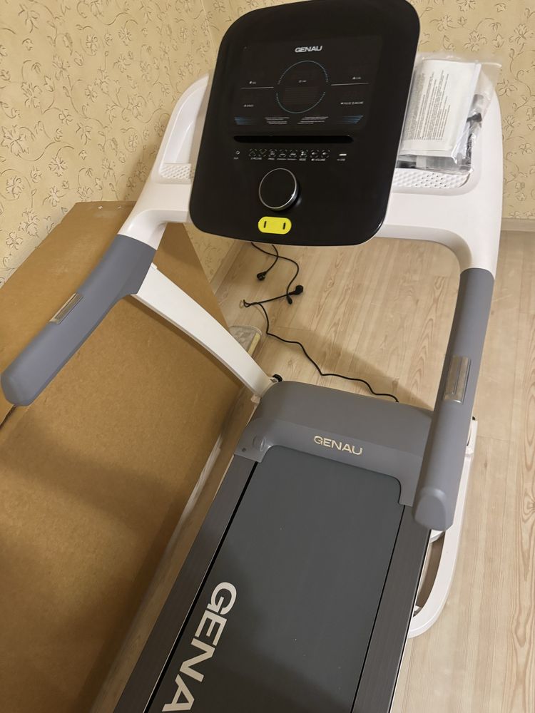 Продаю беговую дорожку Genau Airflex A8 (новая)