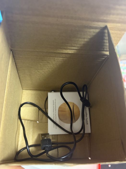 Mini Aroma Diffuser / Humidifier – Wood Effect, Color-Changing LED