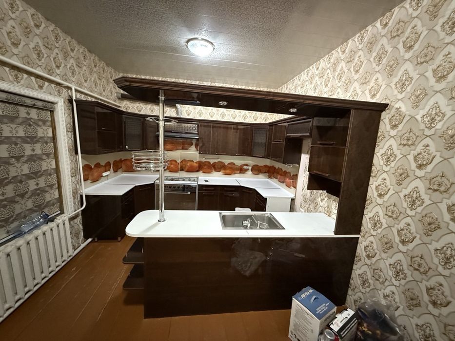 Oshxona mebeli sotiladi