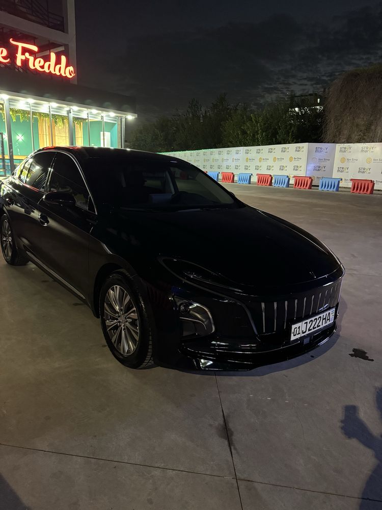 Продается Hongqi eqm5