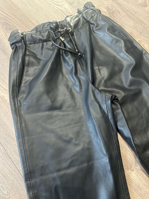 Кожен панталон Zara