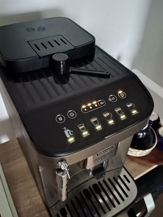 Expresor cafea DeLonghi