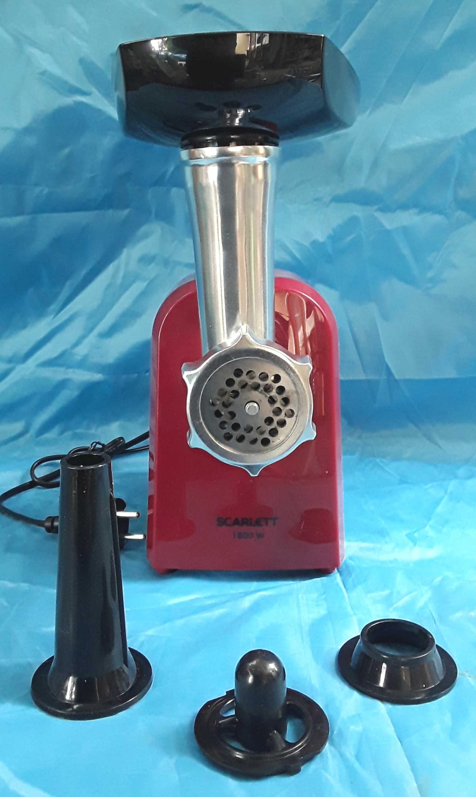 Mașina tocat electrică SCARLETT 1800 W NOUĂ - 190 Lei
