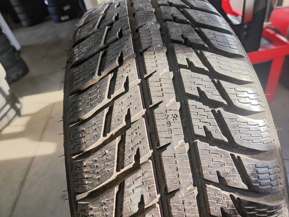 4бр.зимни гуми 235/55/18 Nokian