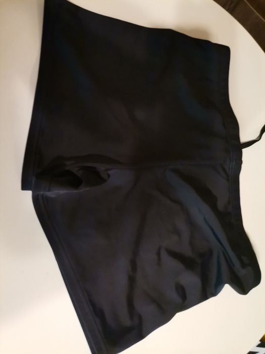 Vand  boxeri de baie pt bărbați