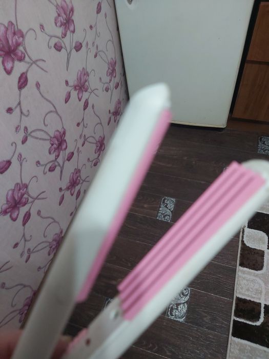 Щипцы для завивки волос