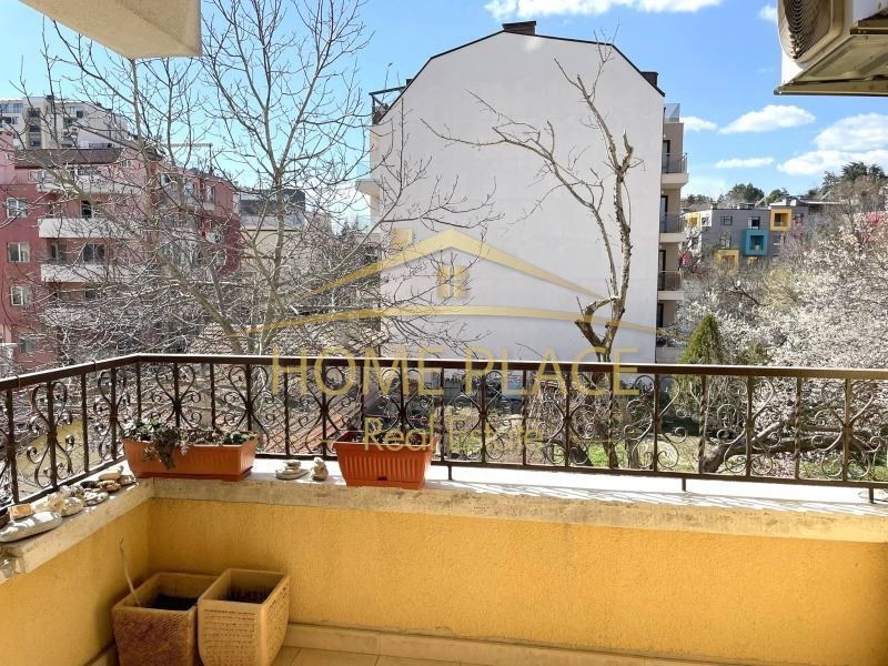 Продава се Тристаен апартамент в Варна, Бриз - 120 кв.м за 1959 €/кв.м - Снимка #8