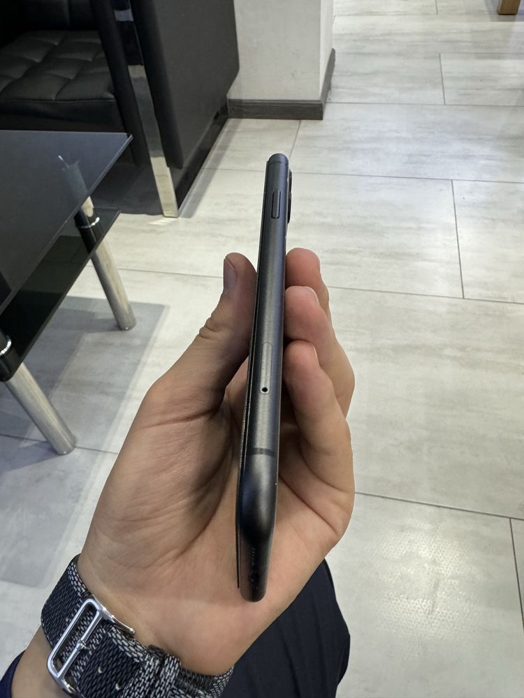 iPhone 11 64 gb black