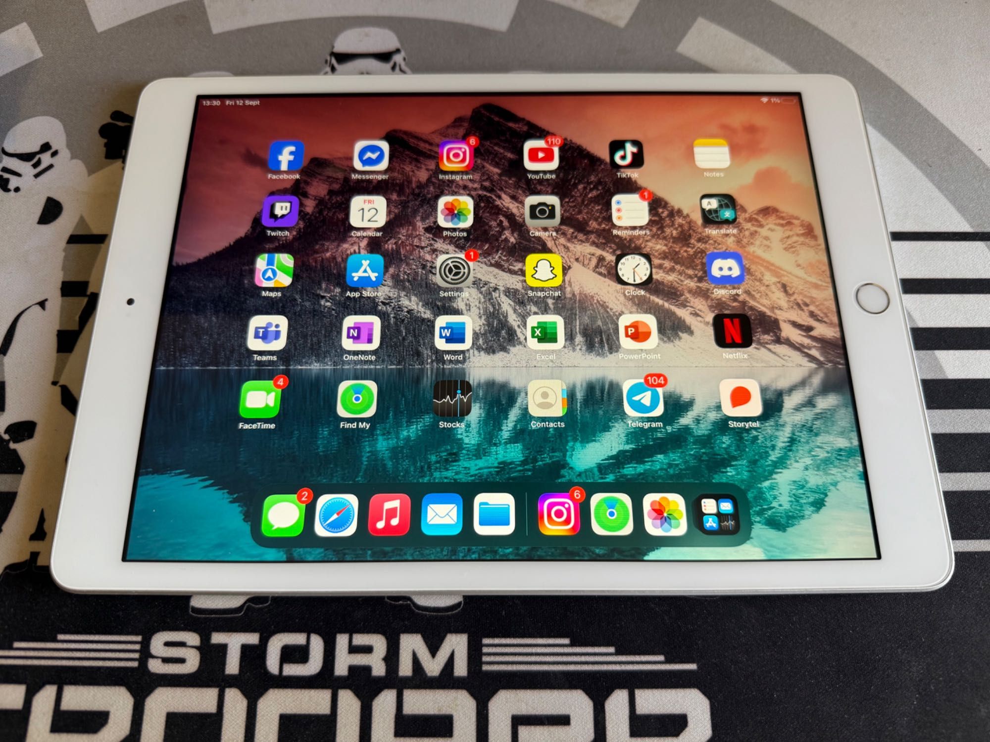 Ipad 7th Gen 32GB Silver+ Apple Pencil 1st Gen