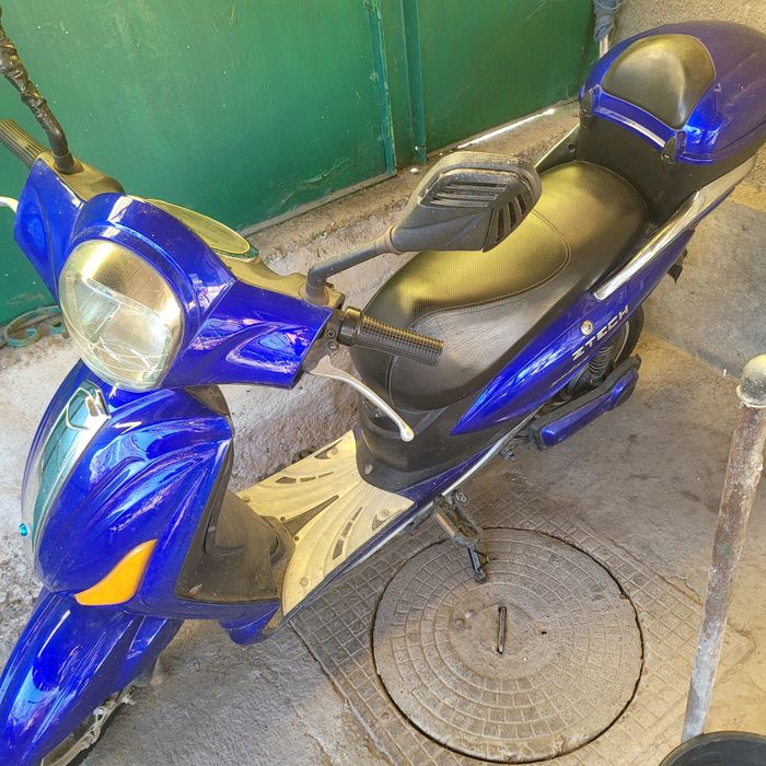 De vanzare scuter electric.