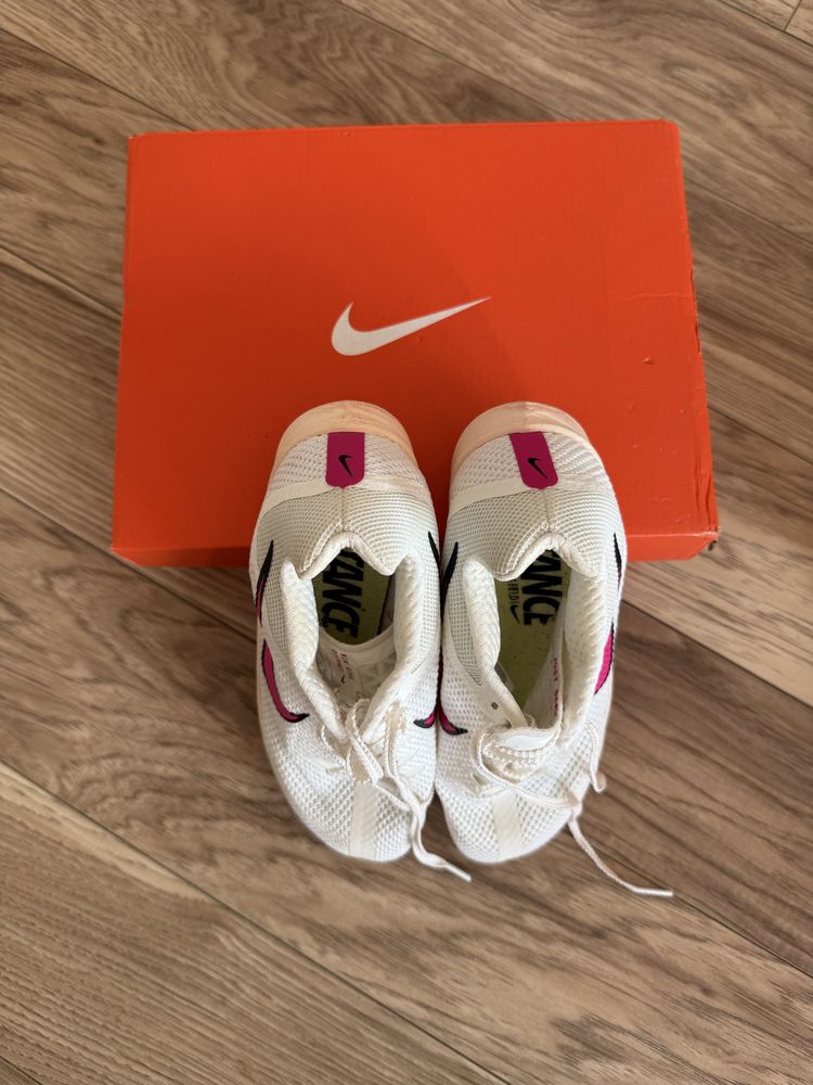 Шпайкове за бягане Nike