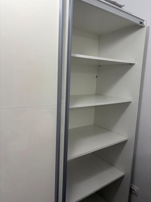 Dulap Mobexpert cu usi MDF lucioase
