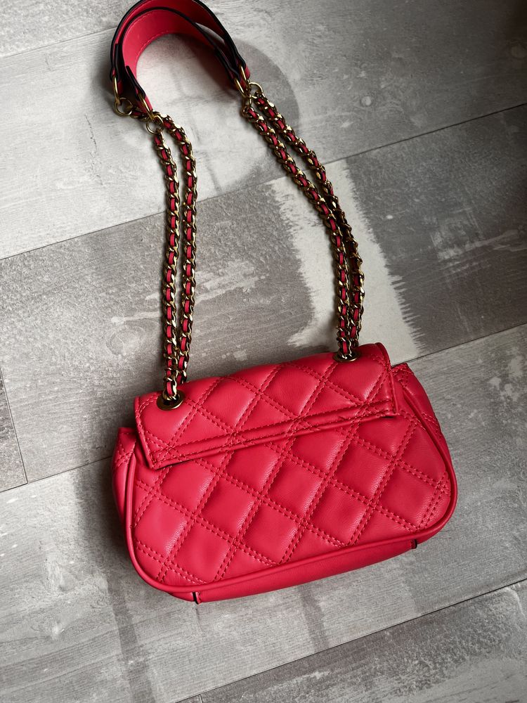 Дамски чанти на  DKNY Guess, Aldo , USPA