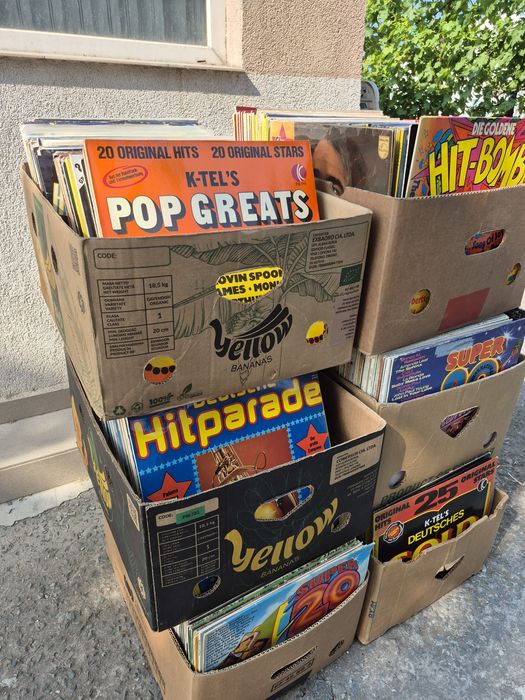 Vând Lot 200 Discuri Vinil colectie cu muzica usoara mixta