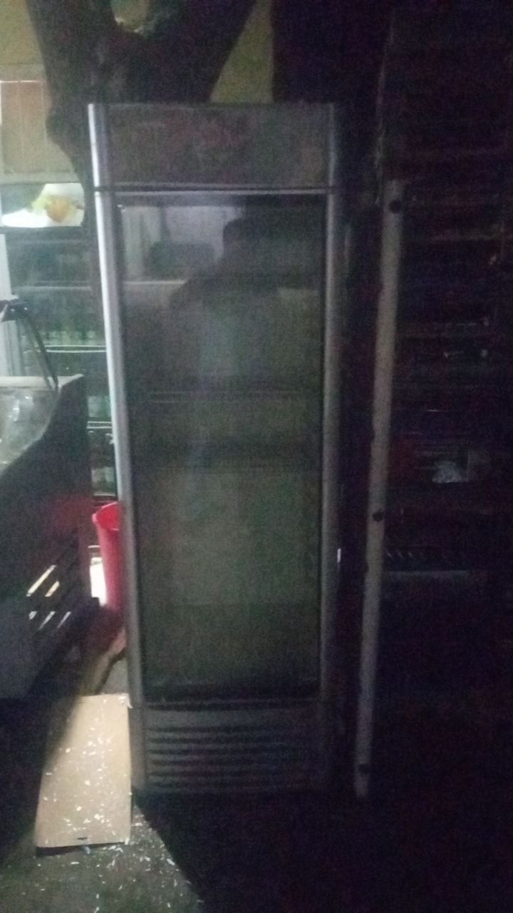 Холодильник срочно продается б/у