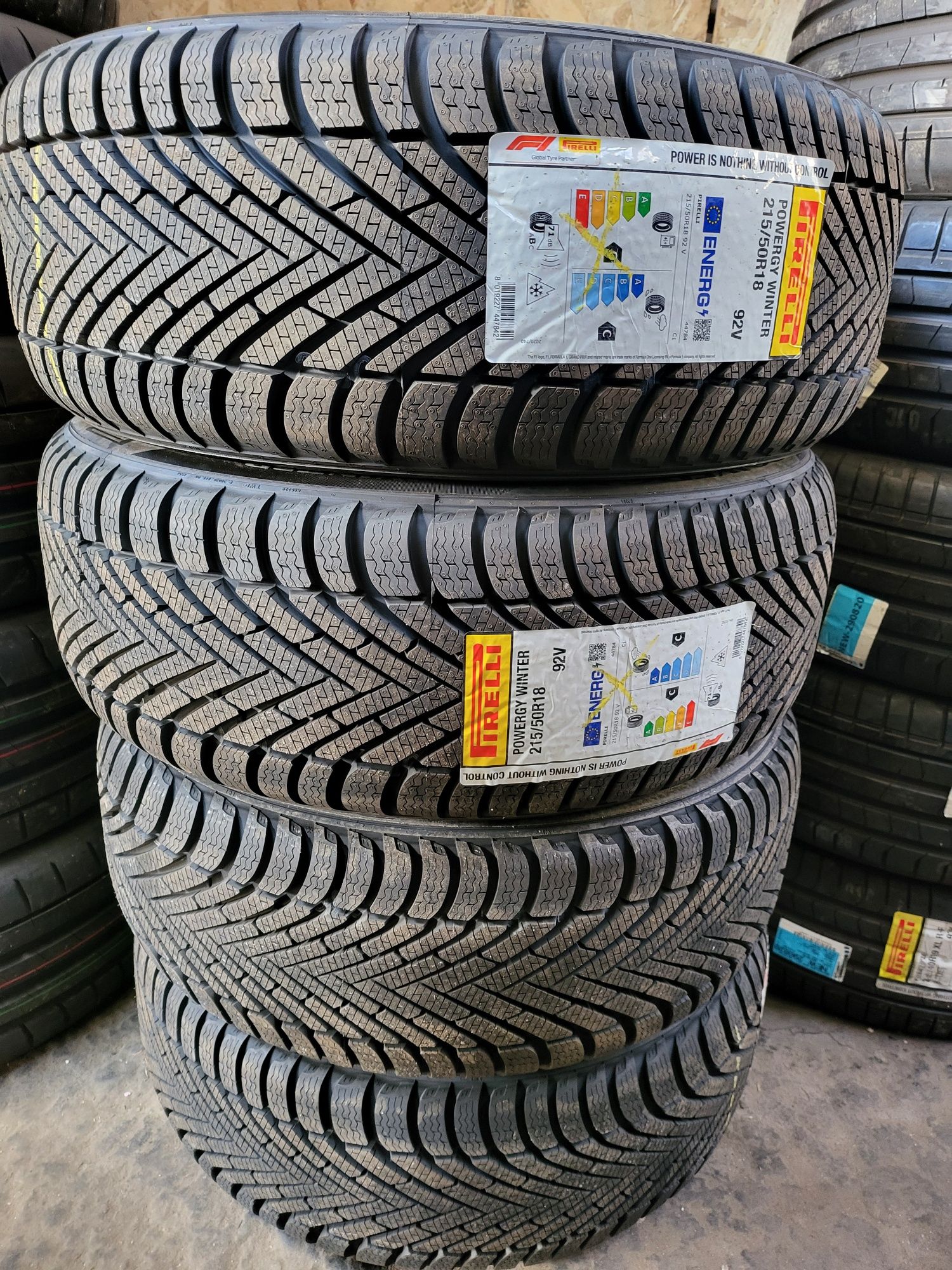 215/50/18 PIRELLI 4бр