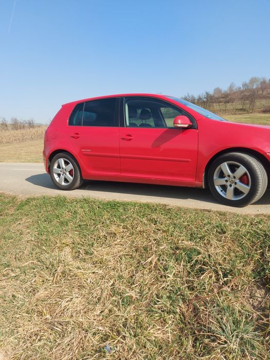 de vanzare golf 5 1,6 benzina mpi ,102 cp