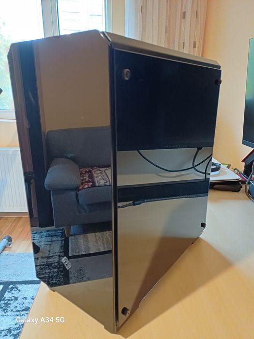 Carcasa PC Mid tower [sticla temperata]