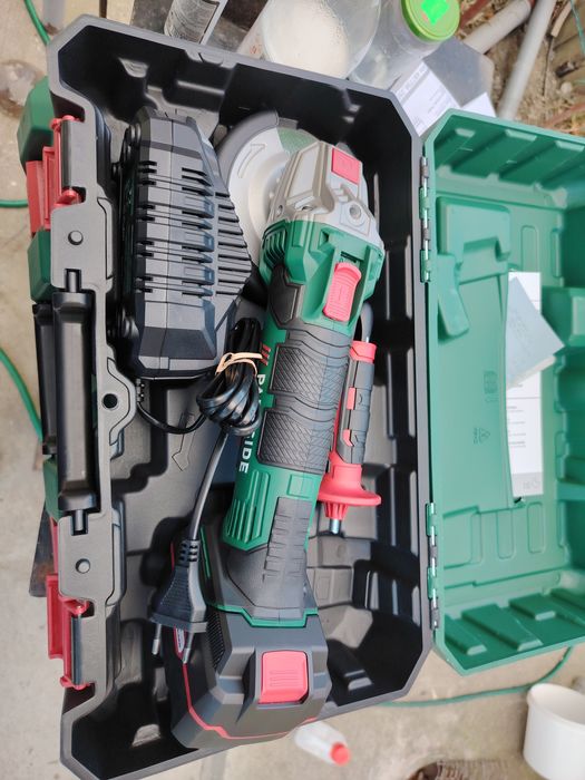 Flex polizor cu acumulator 20 v 4 ah parkside nou