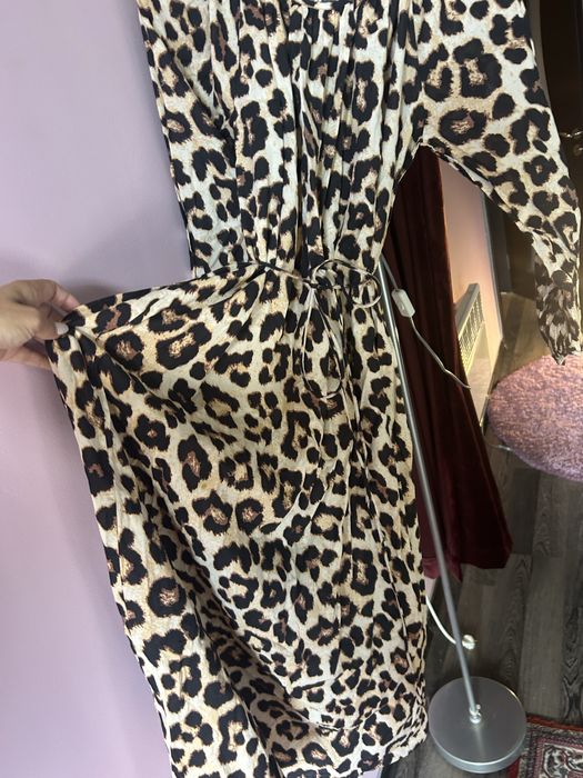 Тигровя рокля H&M