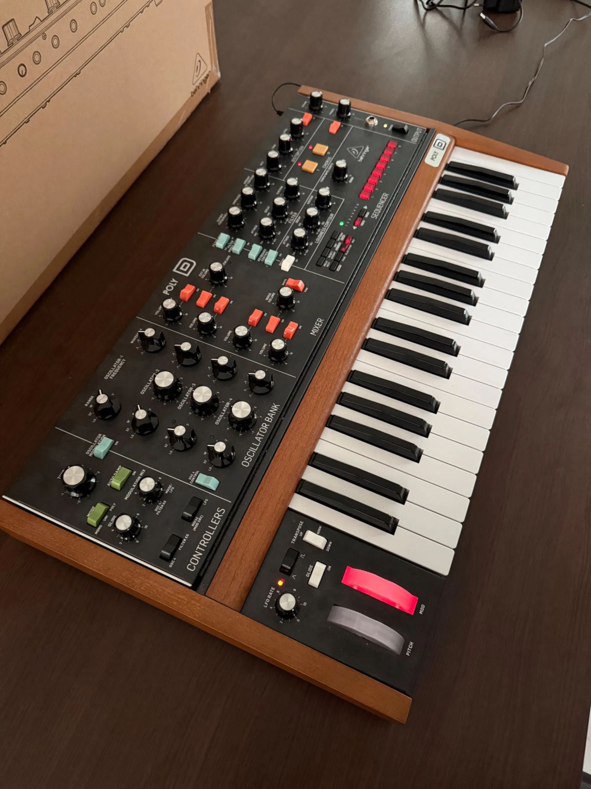 Behringer Poly d Синтезатор