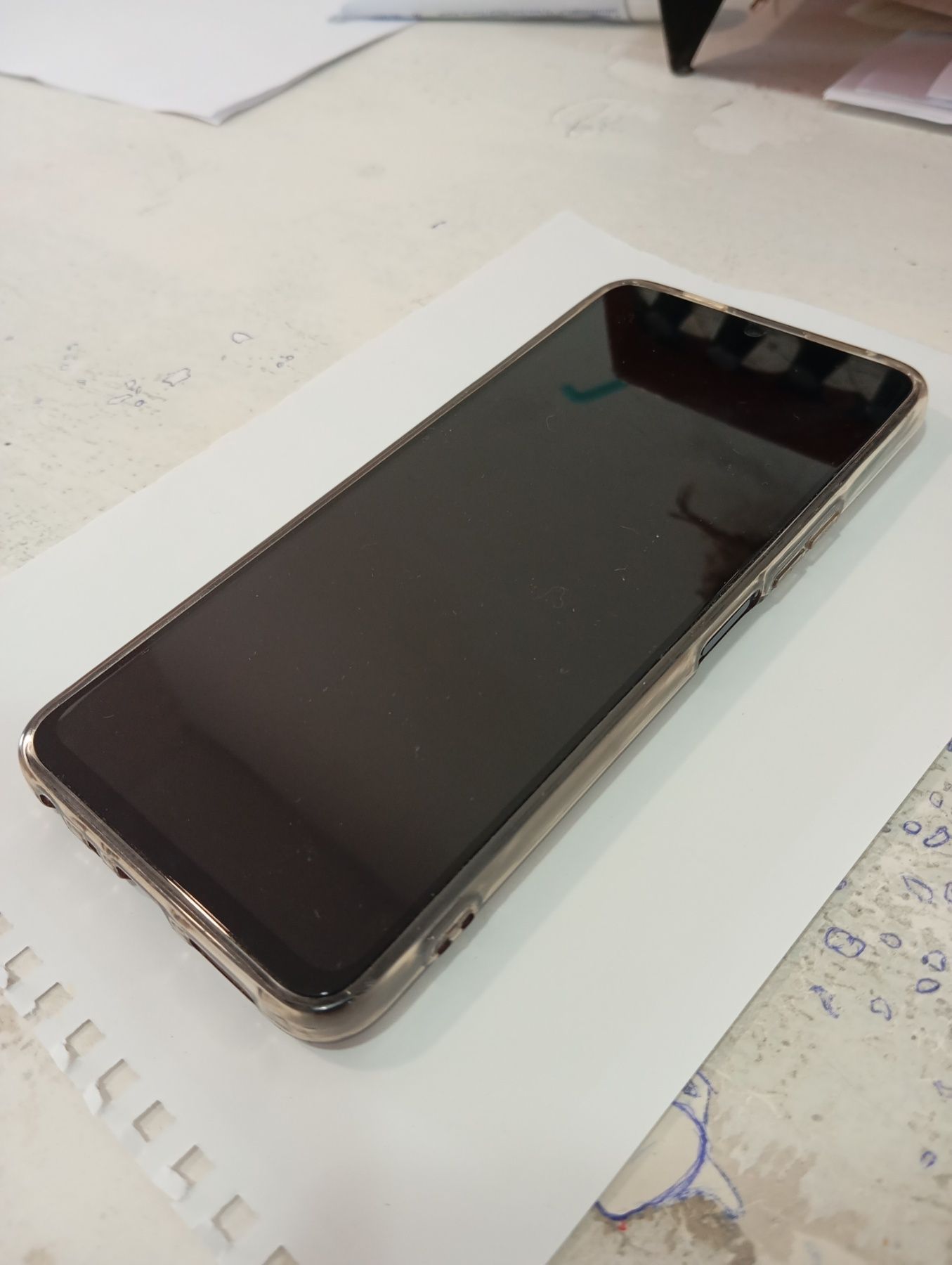TCL 40 SE отличен