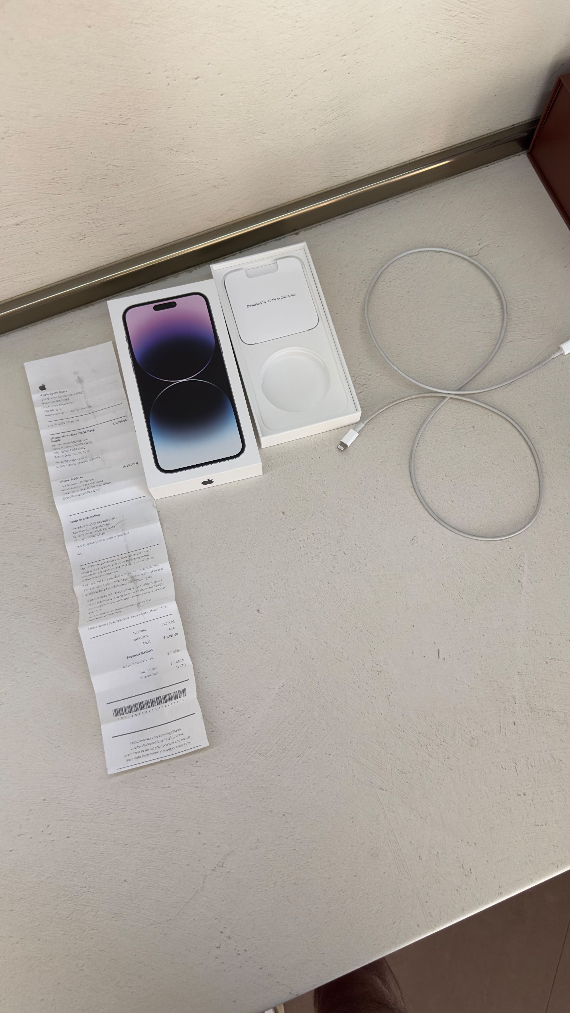 iPhone 14 Pro Max, 128GB в запазено визуално и техническо състояние.