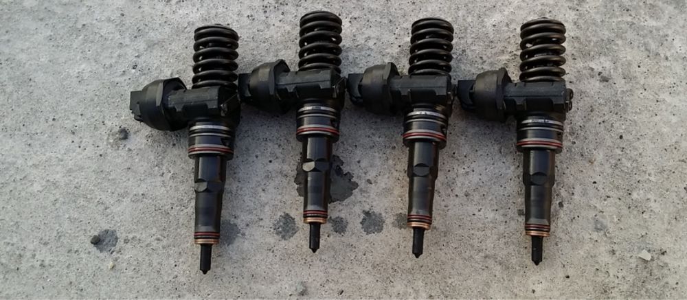 Injectoare cod AWX/AVF 1.9 tdi  VW pasat b5.5   Audi a4  skoda superb