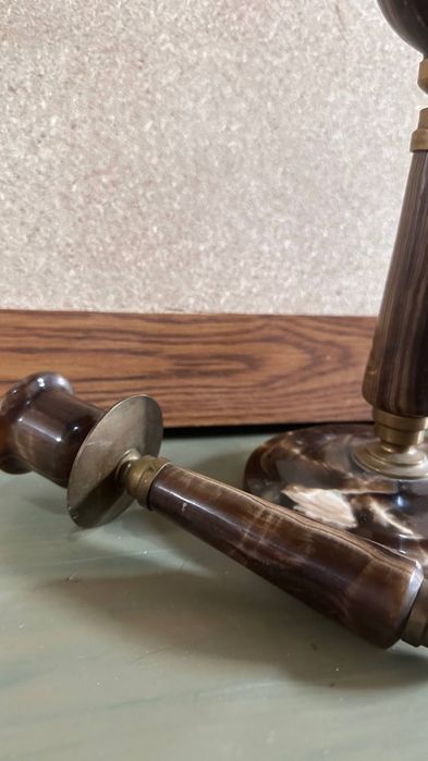 Продается мраморный подсвечник .Латунь с натуральным мрамором.1